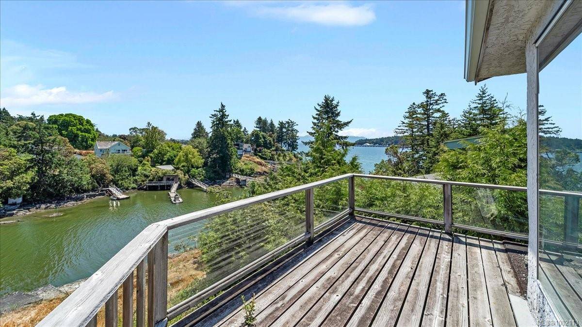 View Royal, BC V9B 1T7,304 Bessborough Ave