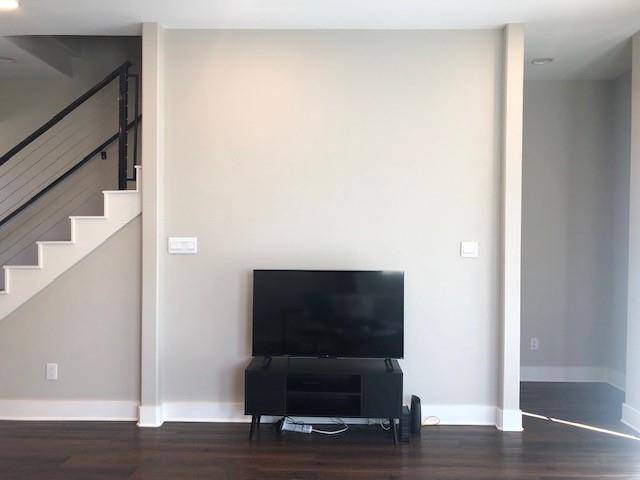 Fort Worth, TX 76104,324 Feliks Gwozdz Place #200