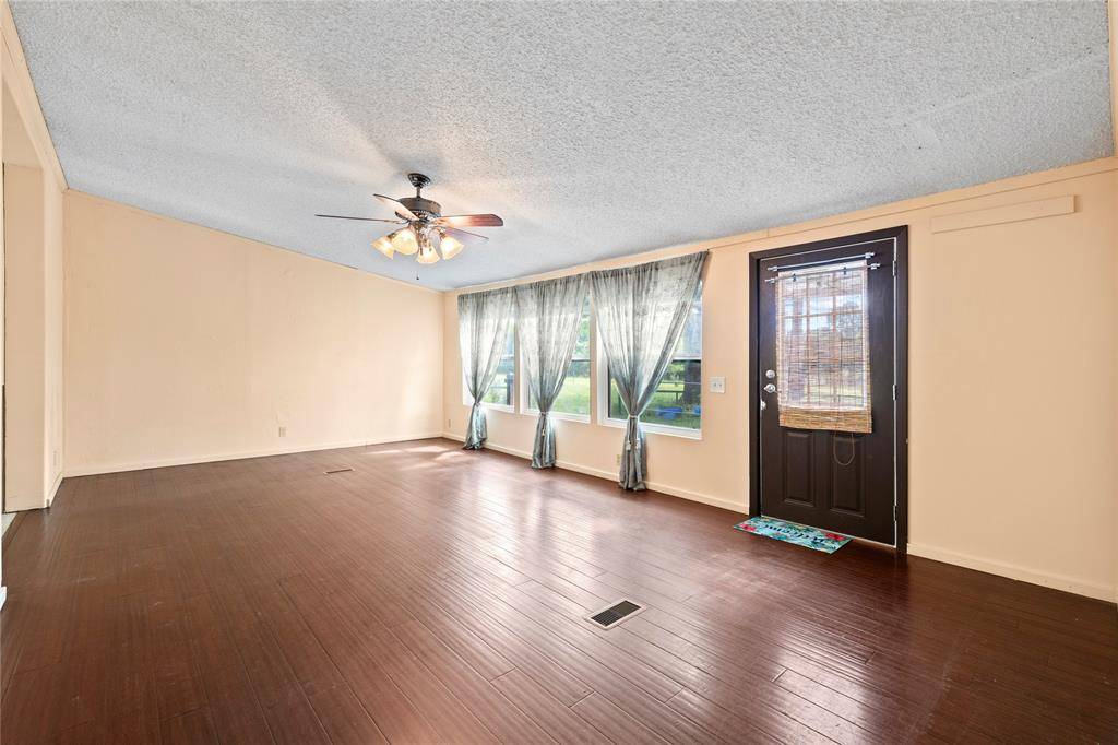 Cookville, TX 75558,1992 CR 3160