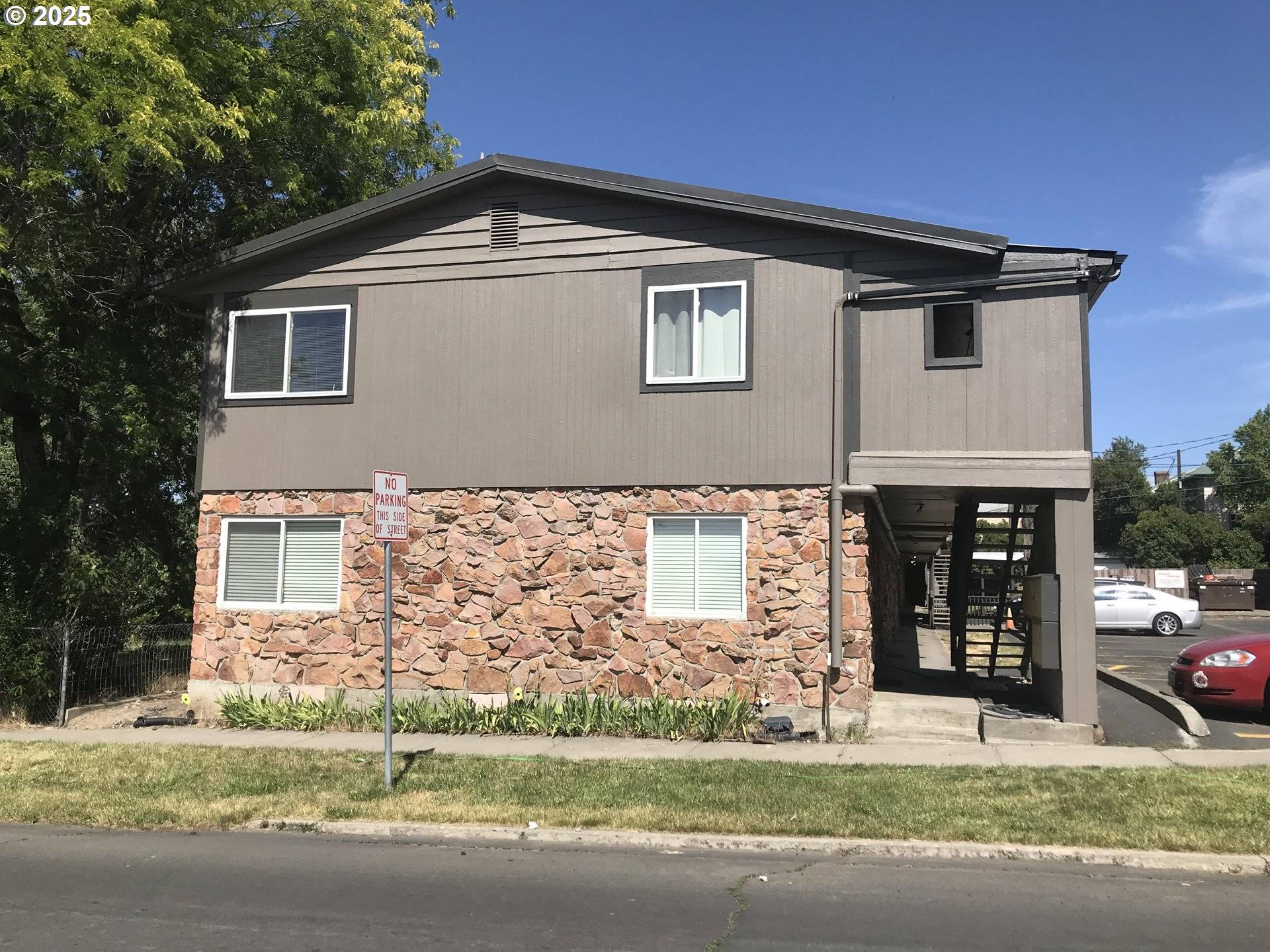 Pendleton, OR 97801,414 SE 17TH ST