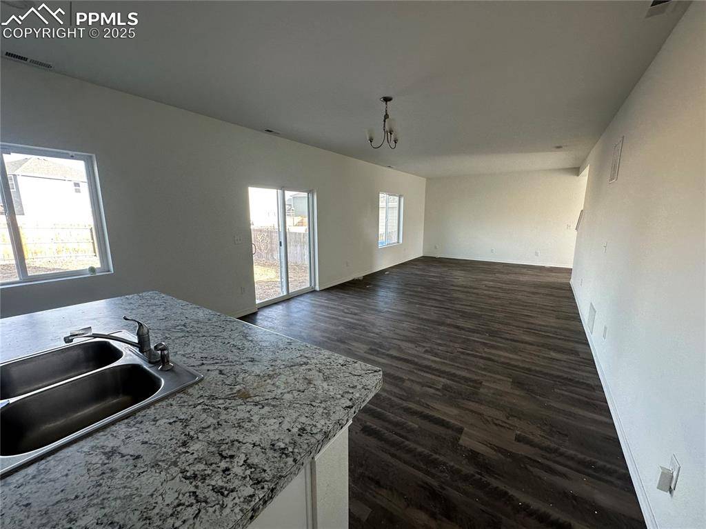 Colorado Springs, CO 80925,6039 Yamhill DR