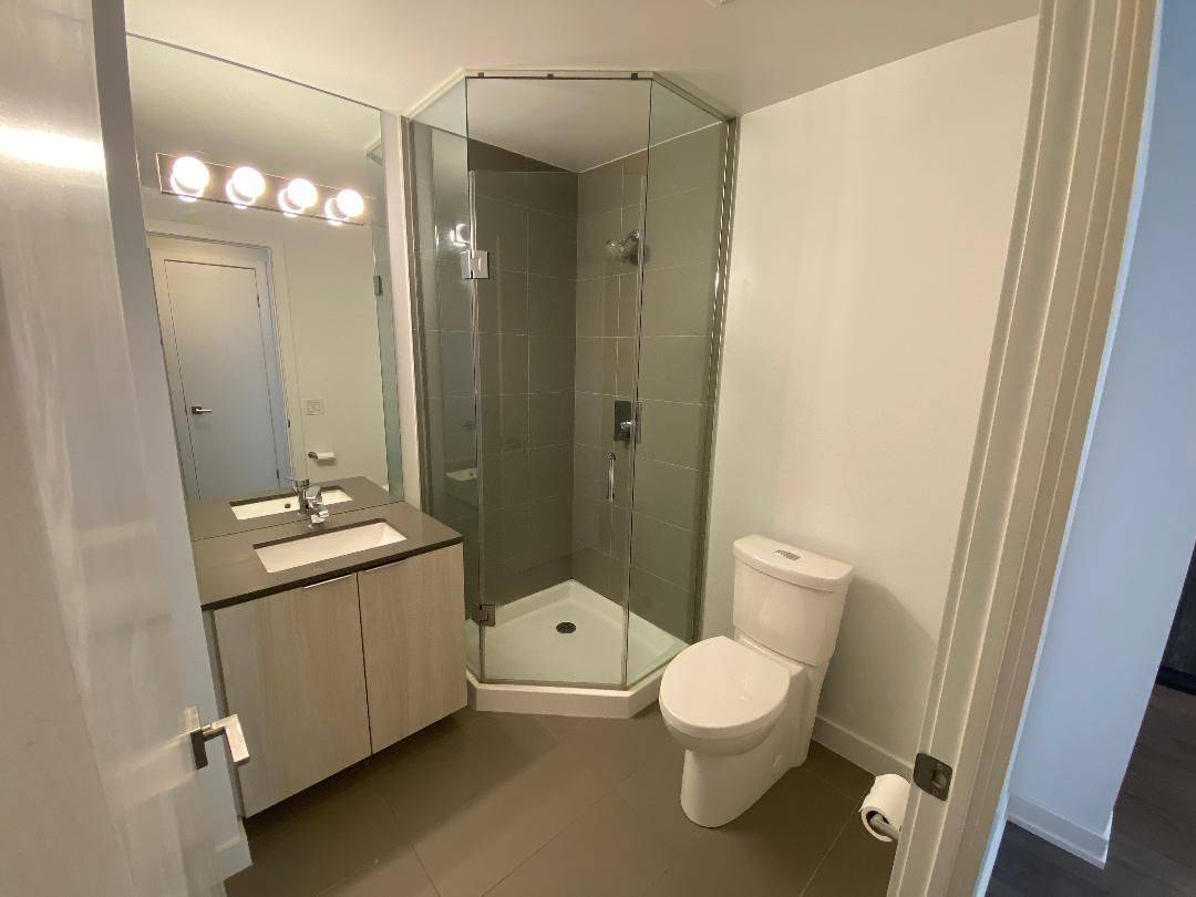 Toronto C02, ON M4V 0B1,609 Avenue RD #1201