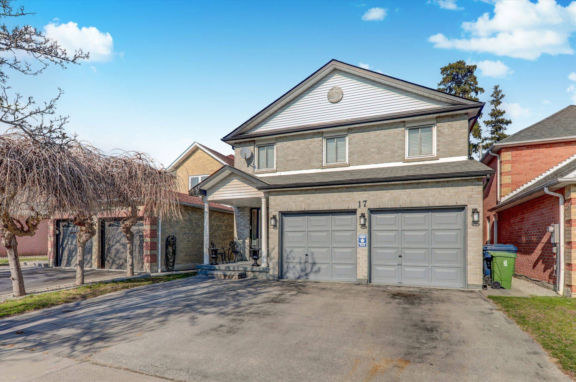 Toronto E10, ON M1E 5E8,17 Plumrose BLVD