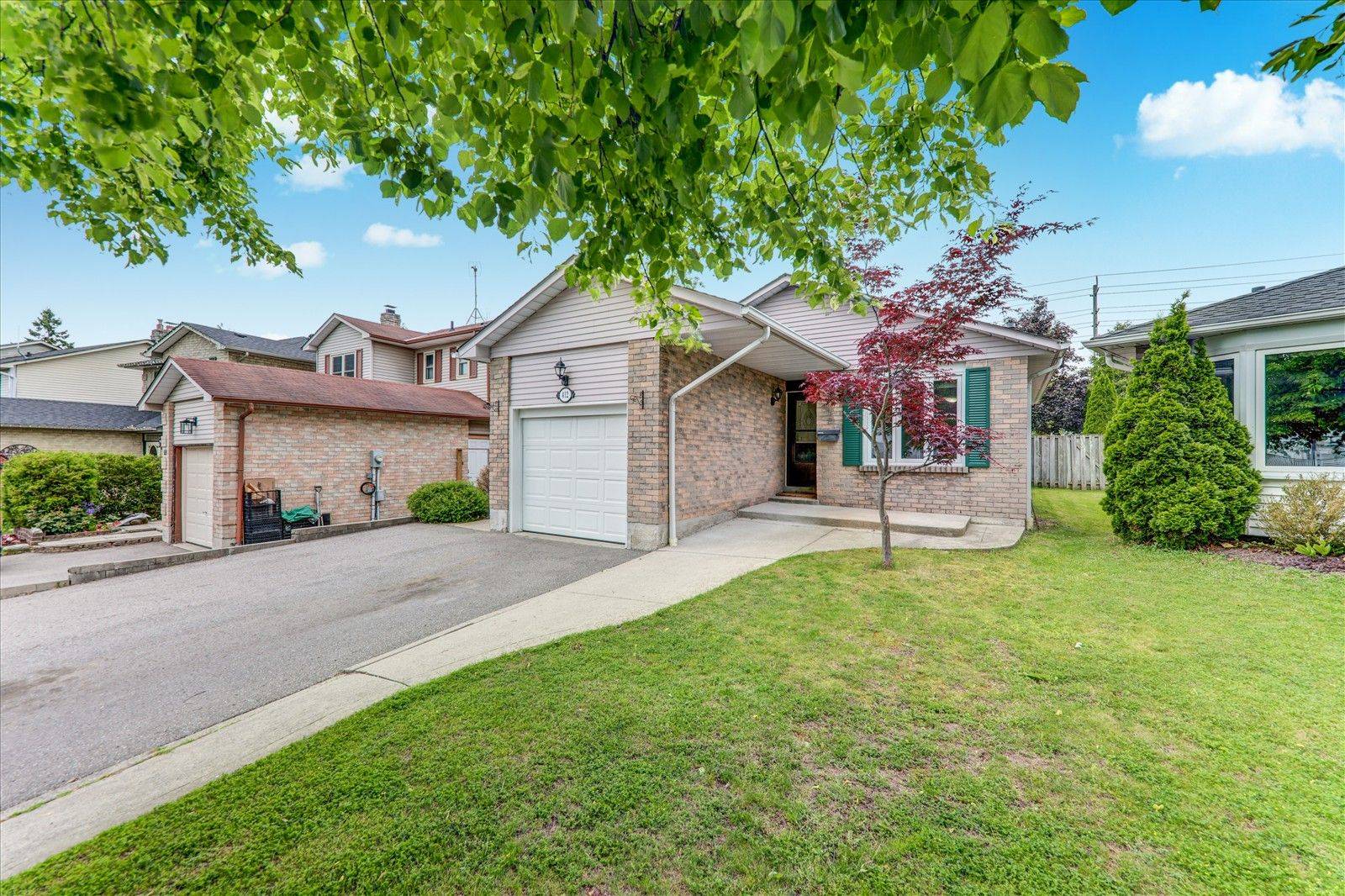 Whitby, ON L1N 6M9,412 Prince Of Wales DR