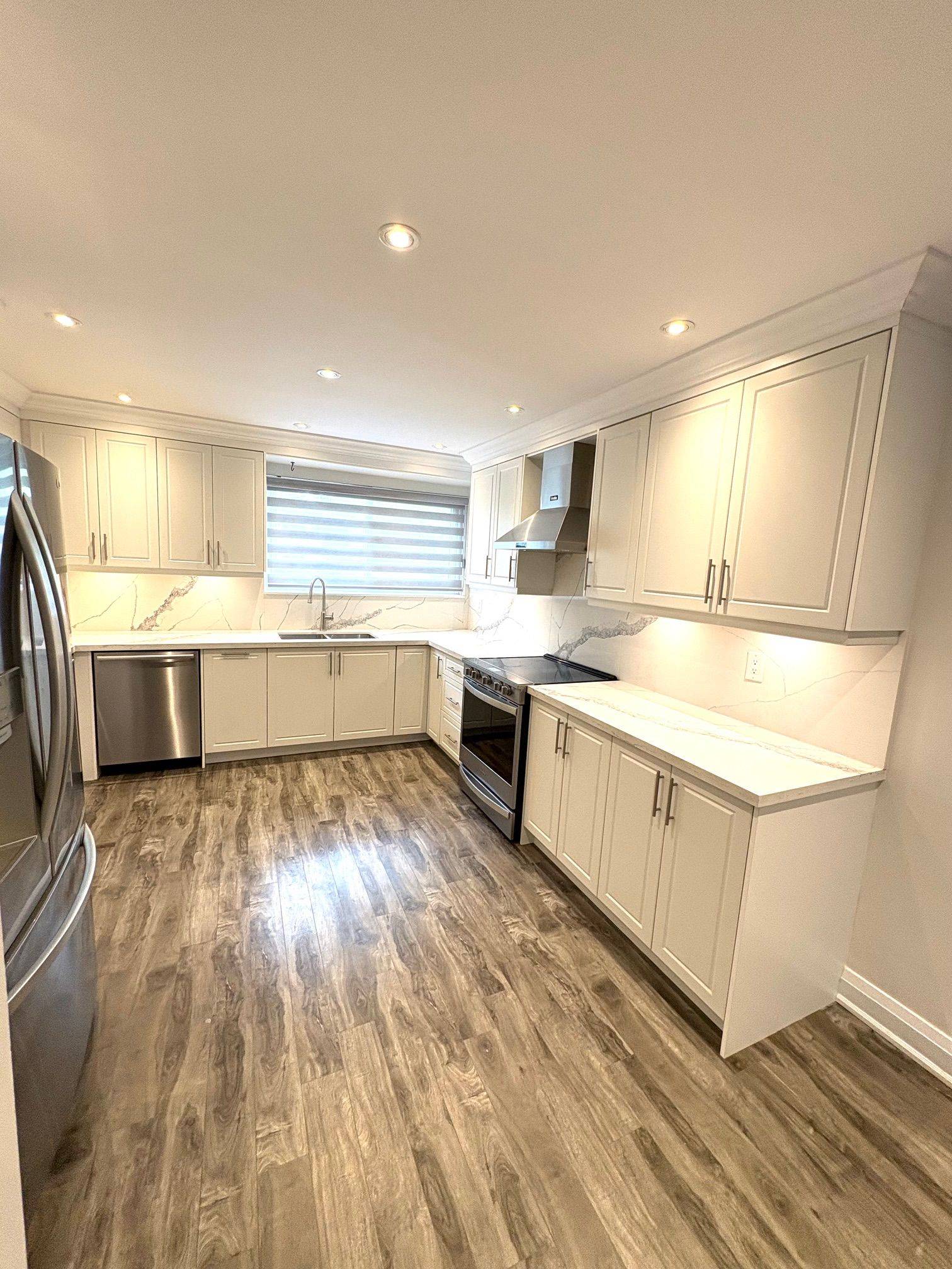 Burlington, ON L7L 3T1,5473 SCHUELLER CRES CRES