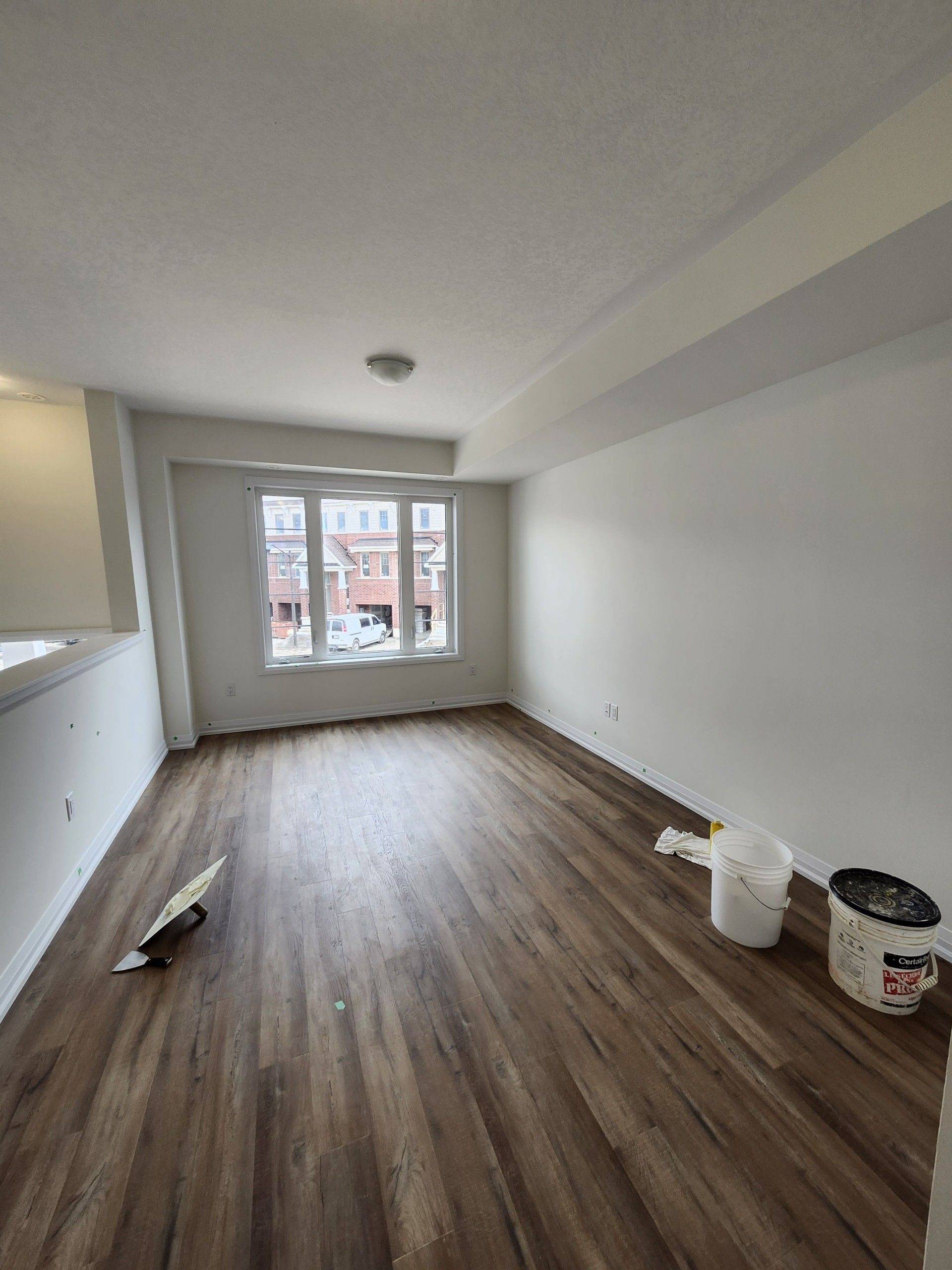 Brantford, ON N3T 0Y3,389 Conklin DR #25
