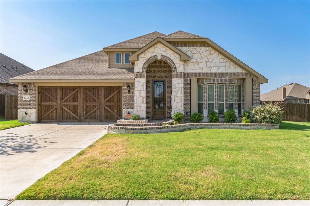 1208 Richard Pittmon Drive,  Desoto,  TX 75115