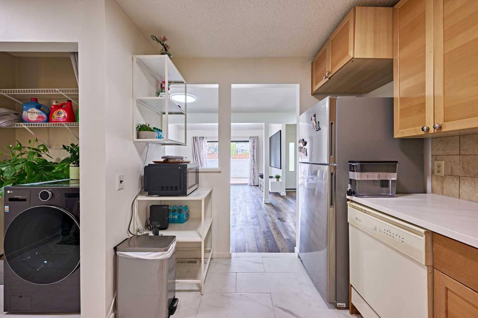 Calgary, AB T2V 4S9,2520 Palliser DR SW #1304