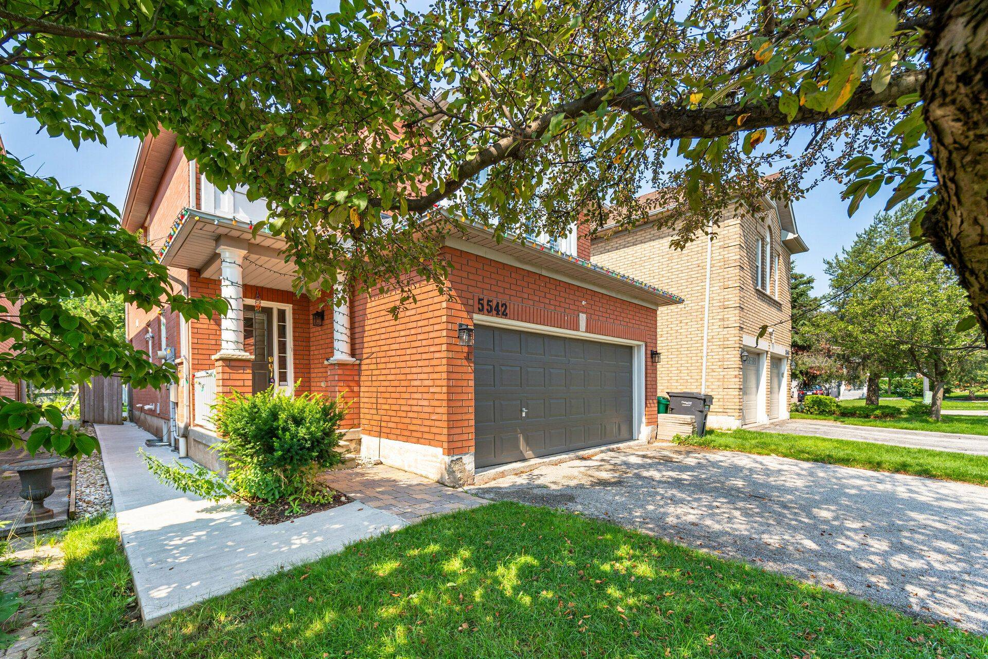 Mississauga, ON L5M 6E5,5542 Highbank RD