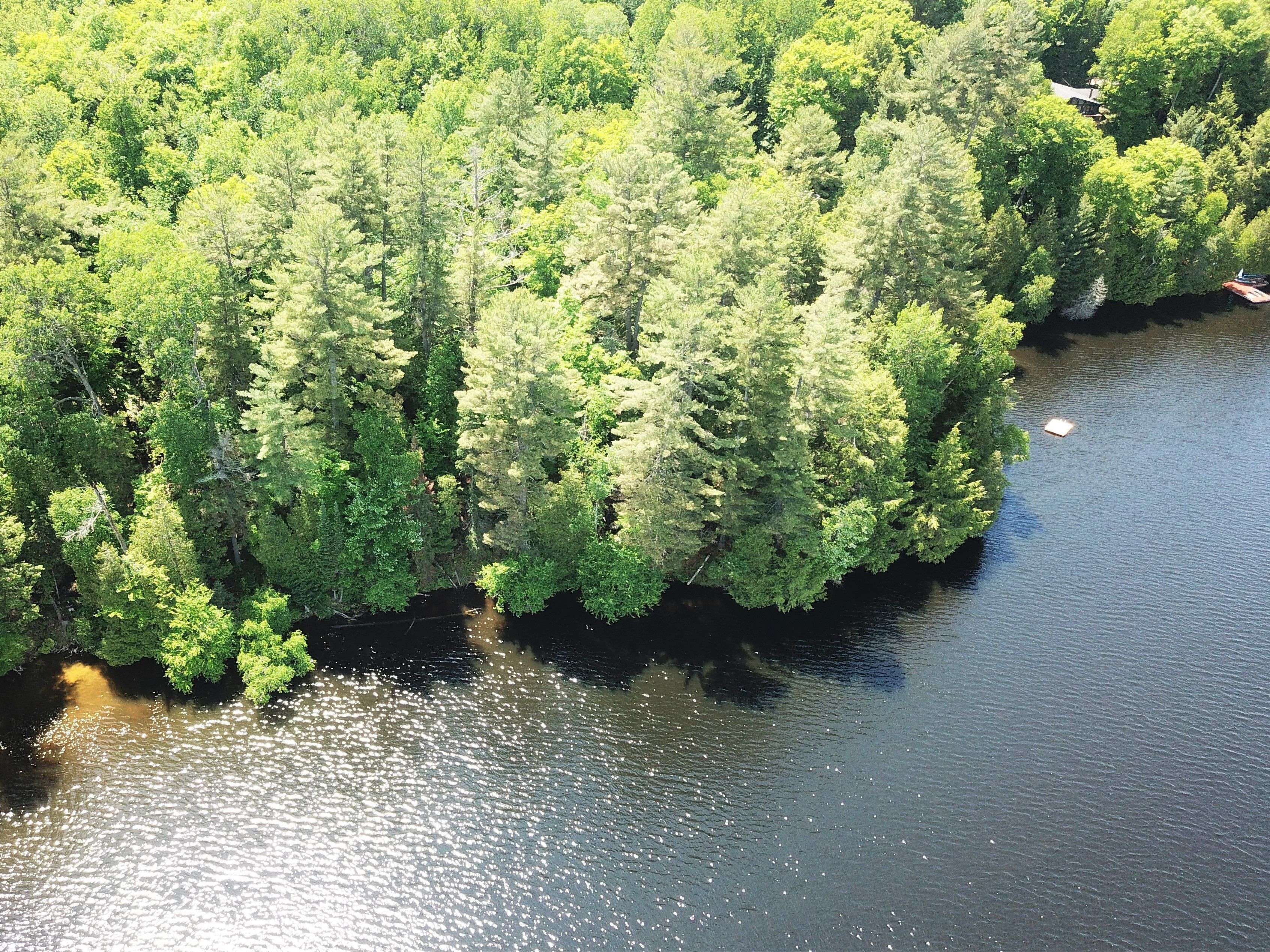 Huntsville, ON P1H 0A5,416 SWALLOWDALE RD