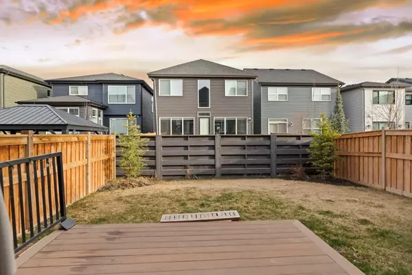 Calgary, AB T3M2V1,94 Seton MNR SE