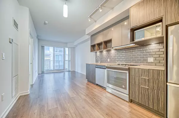 Toronto C15, ON M2J 0E2,52 Forest Manor RD #214
