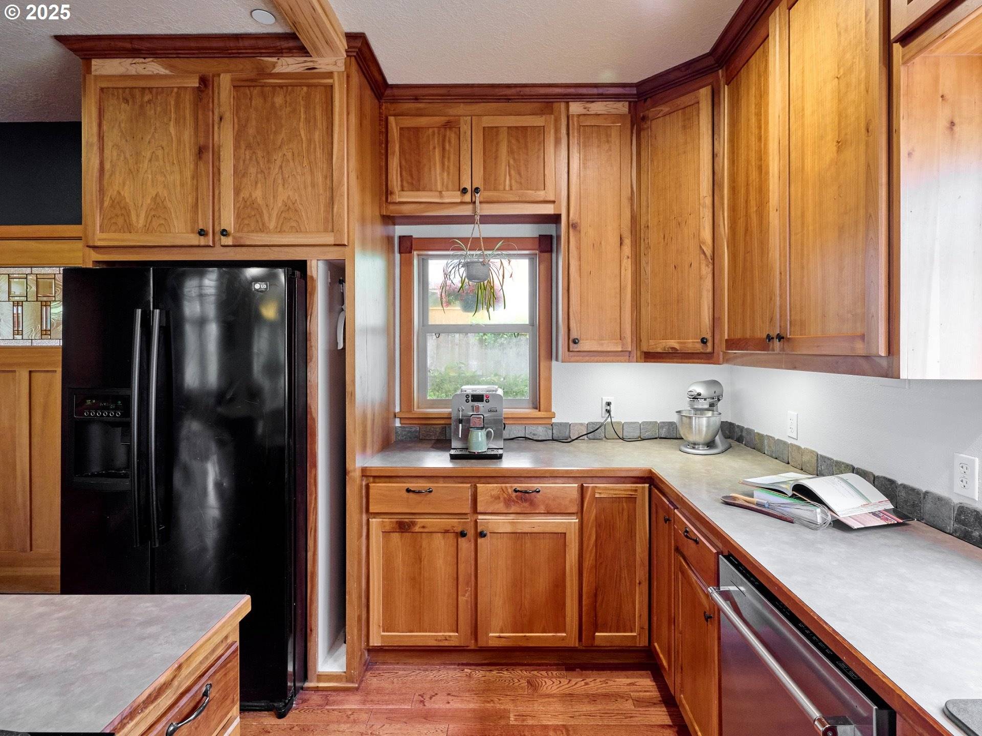 Silverton, OR 97381,111 5th ST