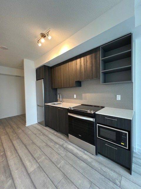 Brampton, ON L6Y 0B5,260 Malta AVE #1312