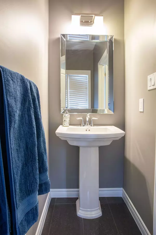 London North, ON N5X 0K3,1924 Cedarhollow BLVD #11