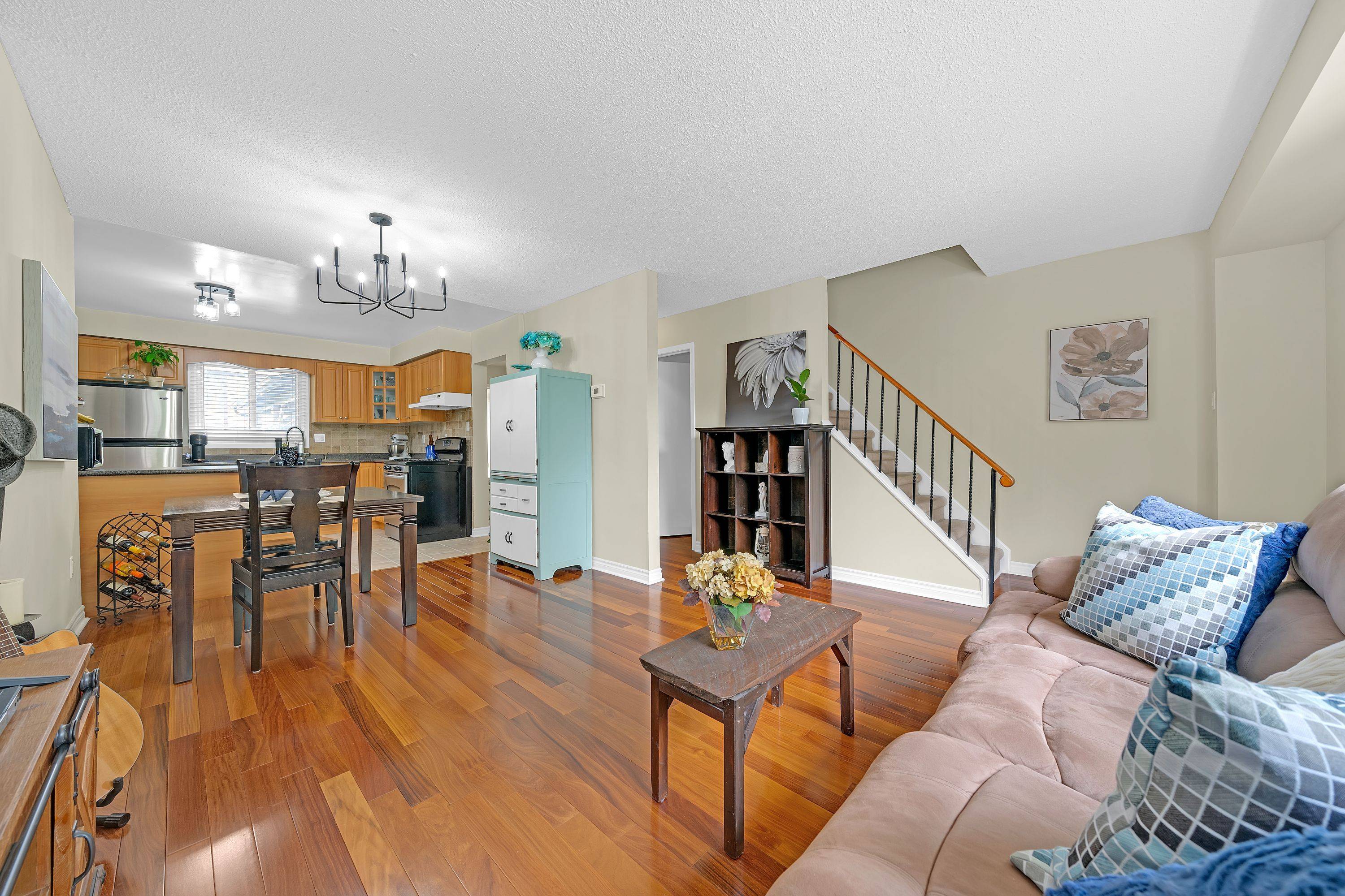 5 Early Apple WAY, Toronto C13, ON M3A 3N4