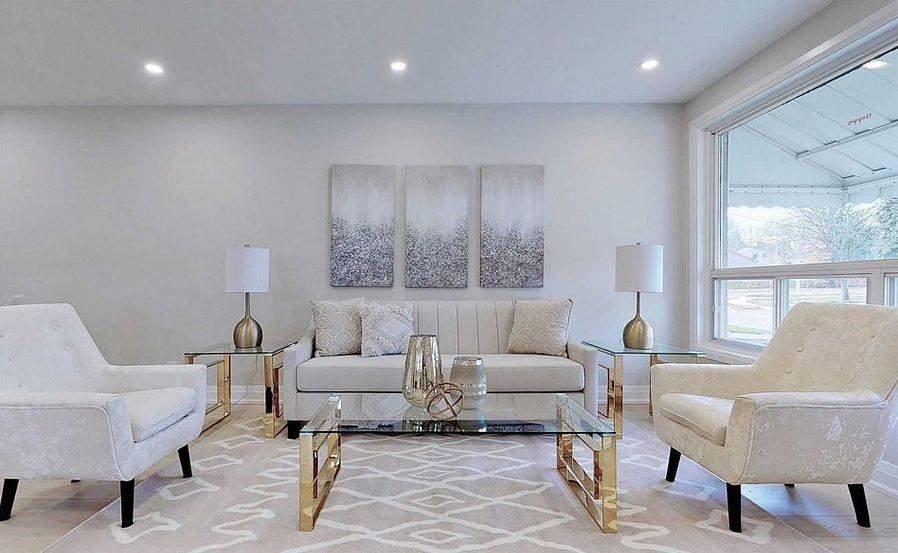 9 Lee Gate, Aurora, ON L4G 2J6