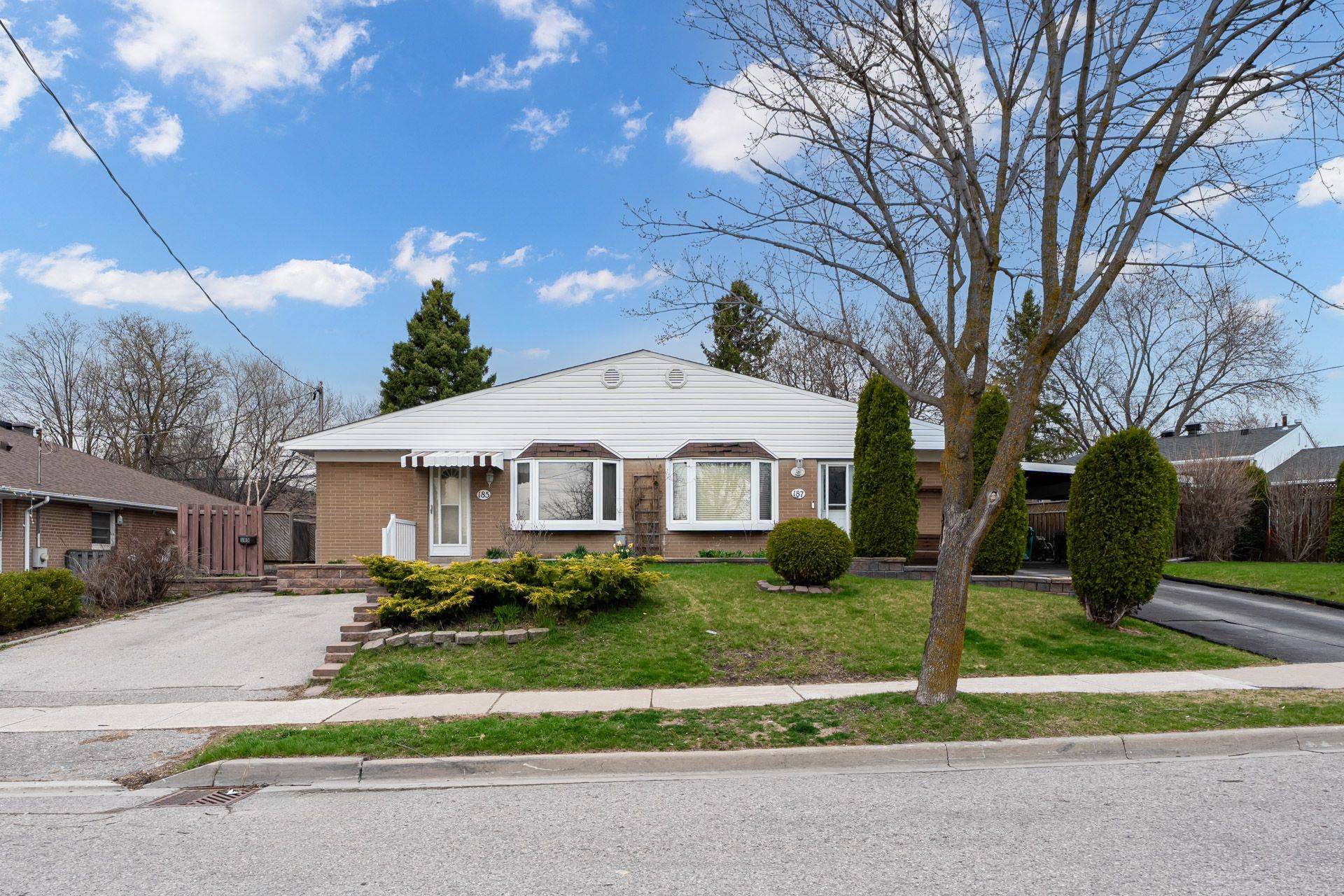 Newmarket, ON L3Y 2S4,185 Penn AVE
