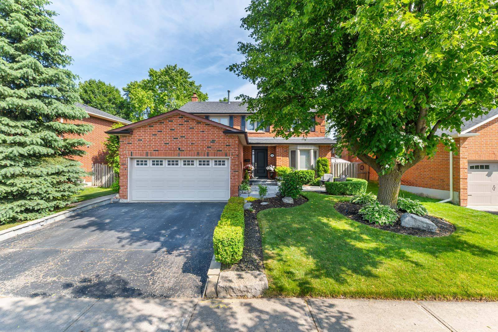 6 Larkin AVE, Markham, ON L3P 4R2