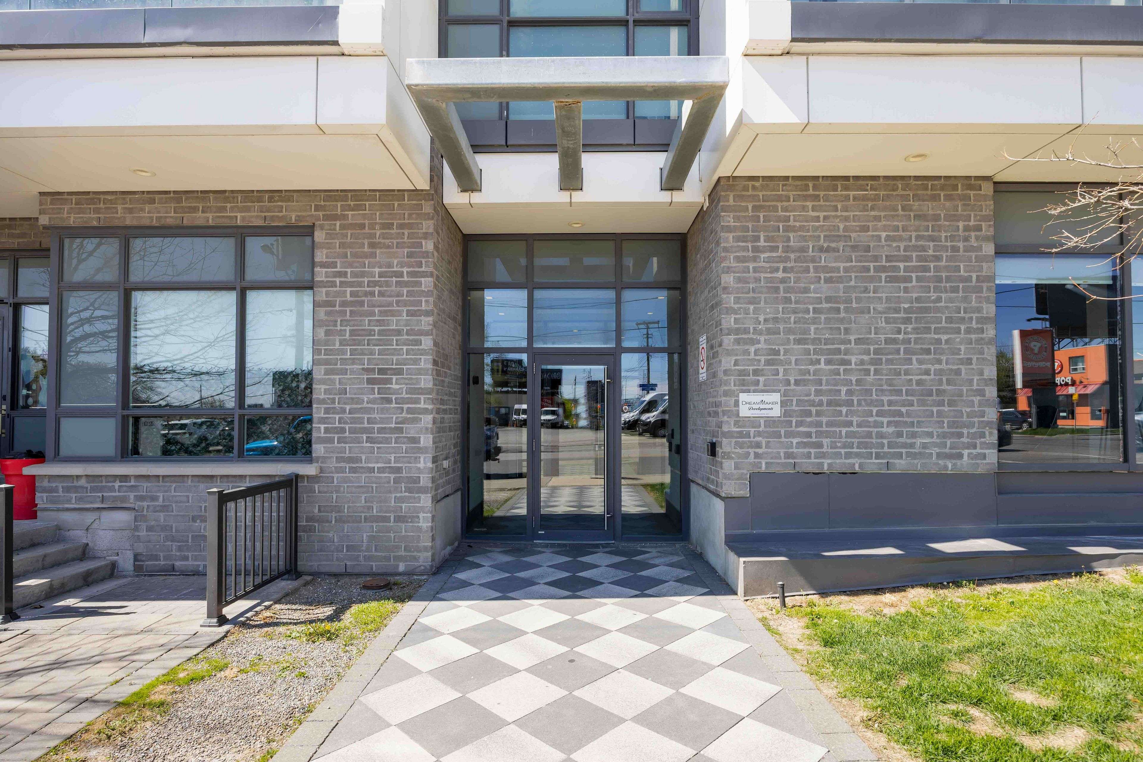 Toronto W04, ON M6A 0B9,16 MCADAM AVE #509