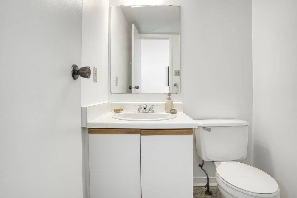 Mississauga, ON L5K 2M8,2355 Fifth Line W #6