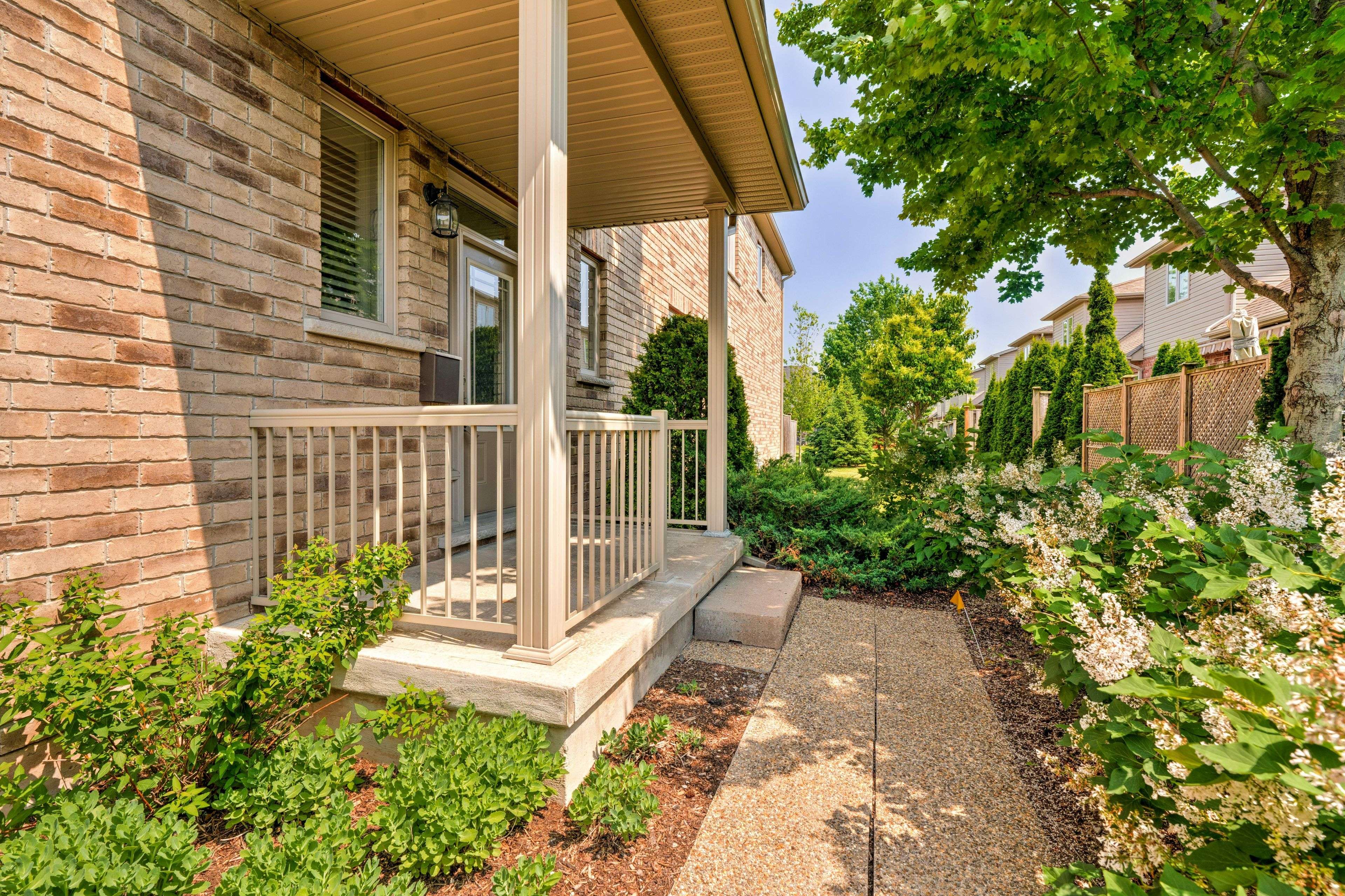 Burlington, ON L7M 0V3,2120 ITABASHI WAY #261