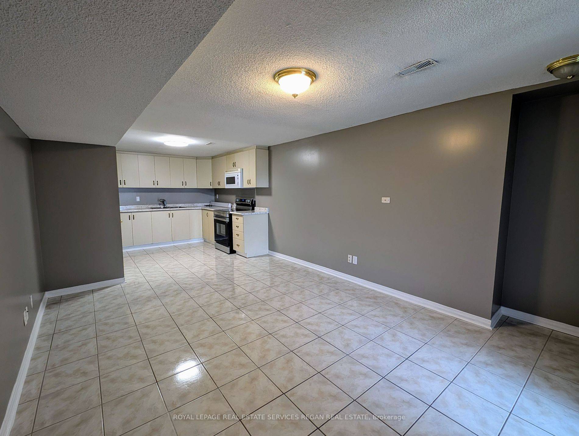 Brampton, ON L6Z 4K4,56 Moorehead CRES #BSMT