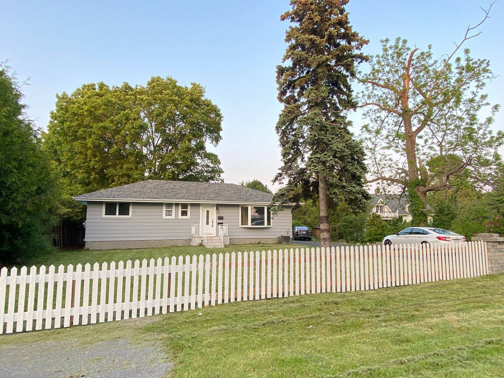 Cobourg, ON K9A 2Z3,122 Tremaine ST