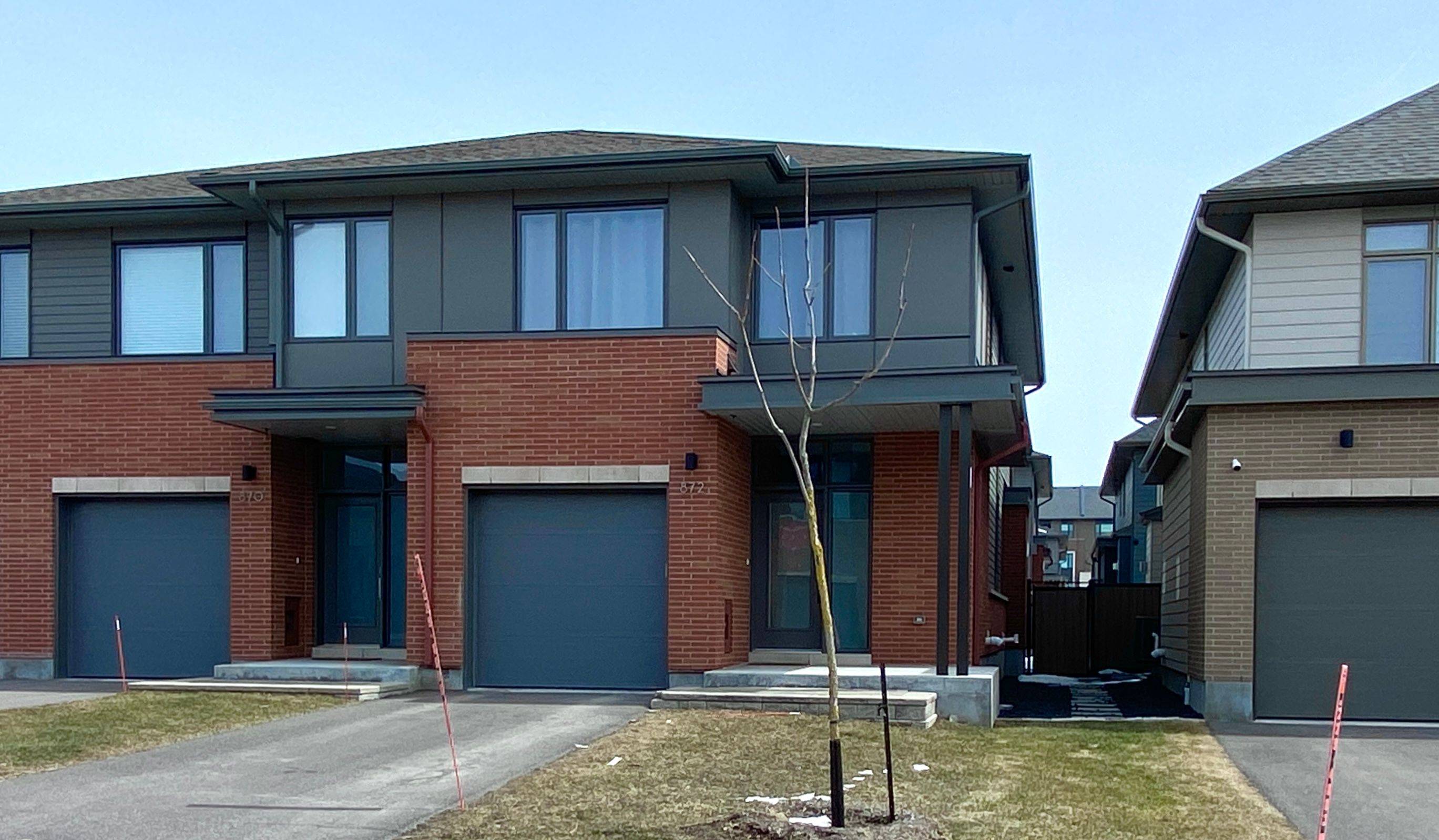 872 MOSES TENNISCO ST, Manor Park - Cardinal Glen And Area, ON K1K 5A2