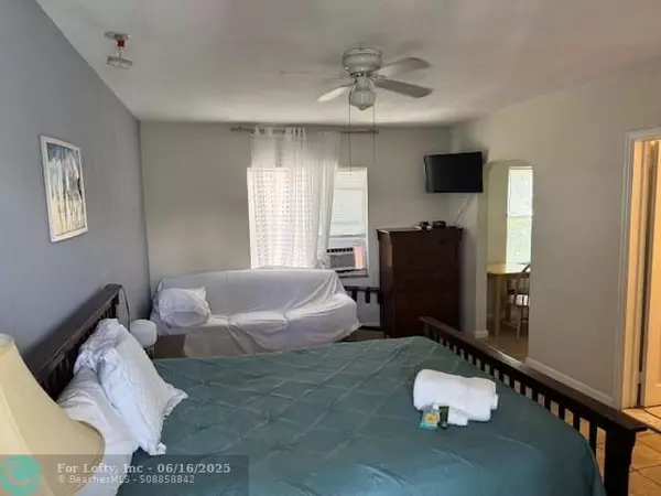 Hollywood, FL 33019,321 Minnesota St