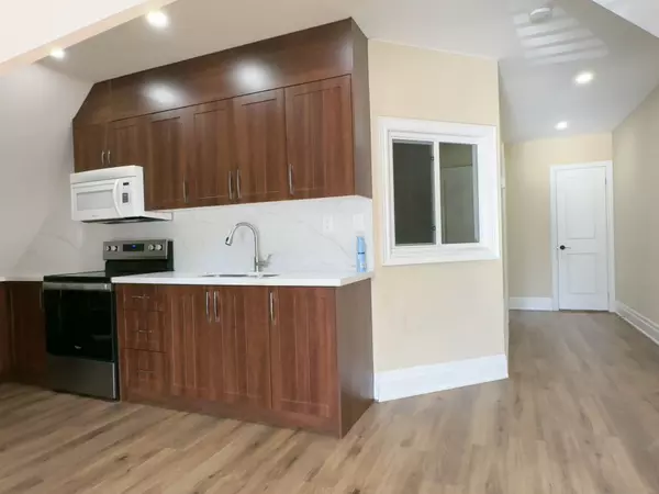 Richmond Hill, ON L4C 7G1,6 Josie DR N