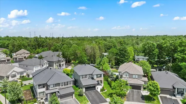 Kanata, ON K2M 0H5,706 Bridleglen CRES