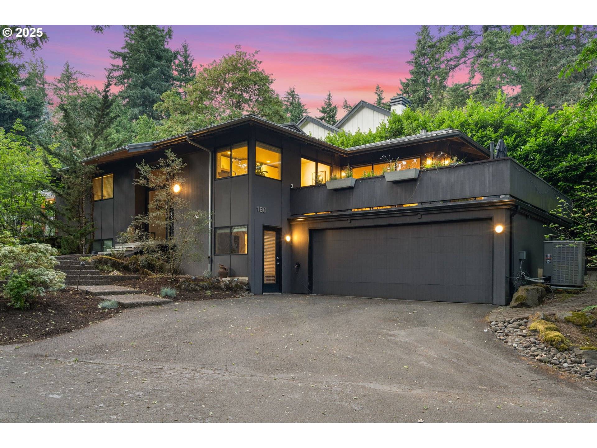 160 IRON MOUNTAIN BLVD, Lake Oswego, OR 97034