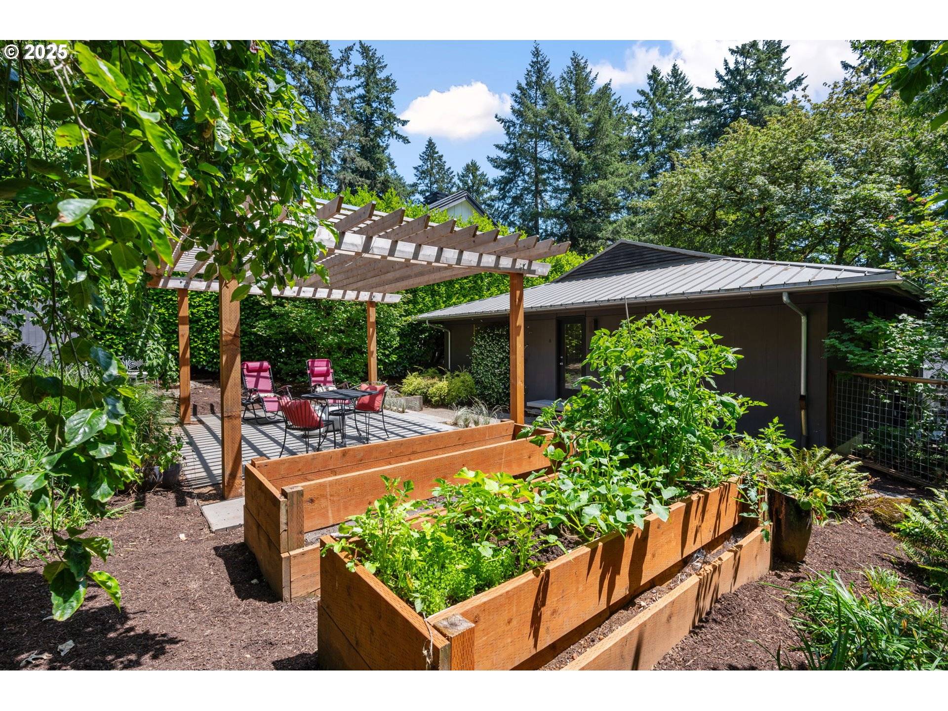 Lake Oswego, OR 97034,160 IRON MOUNTAIN BLVD