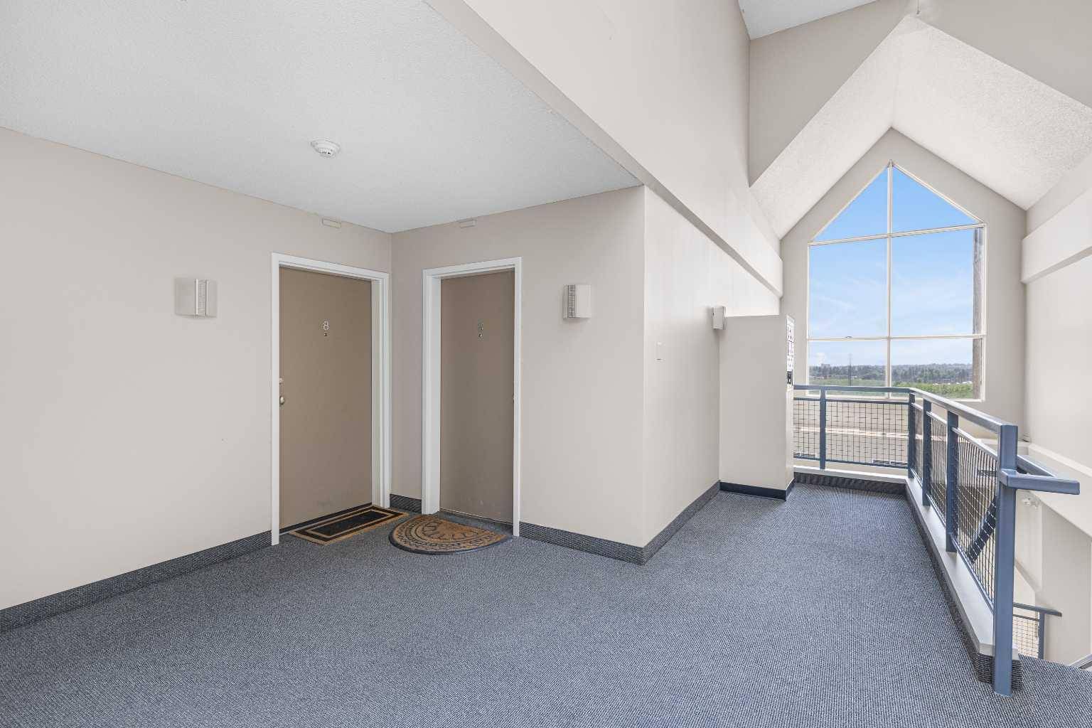 Calgary, AB T3H 2L4,210 Village TER Southwest #6
