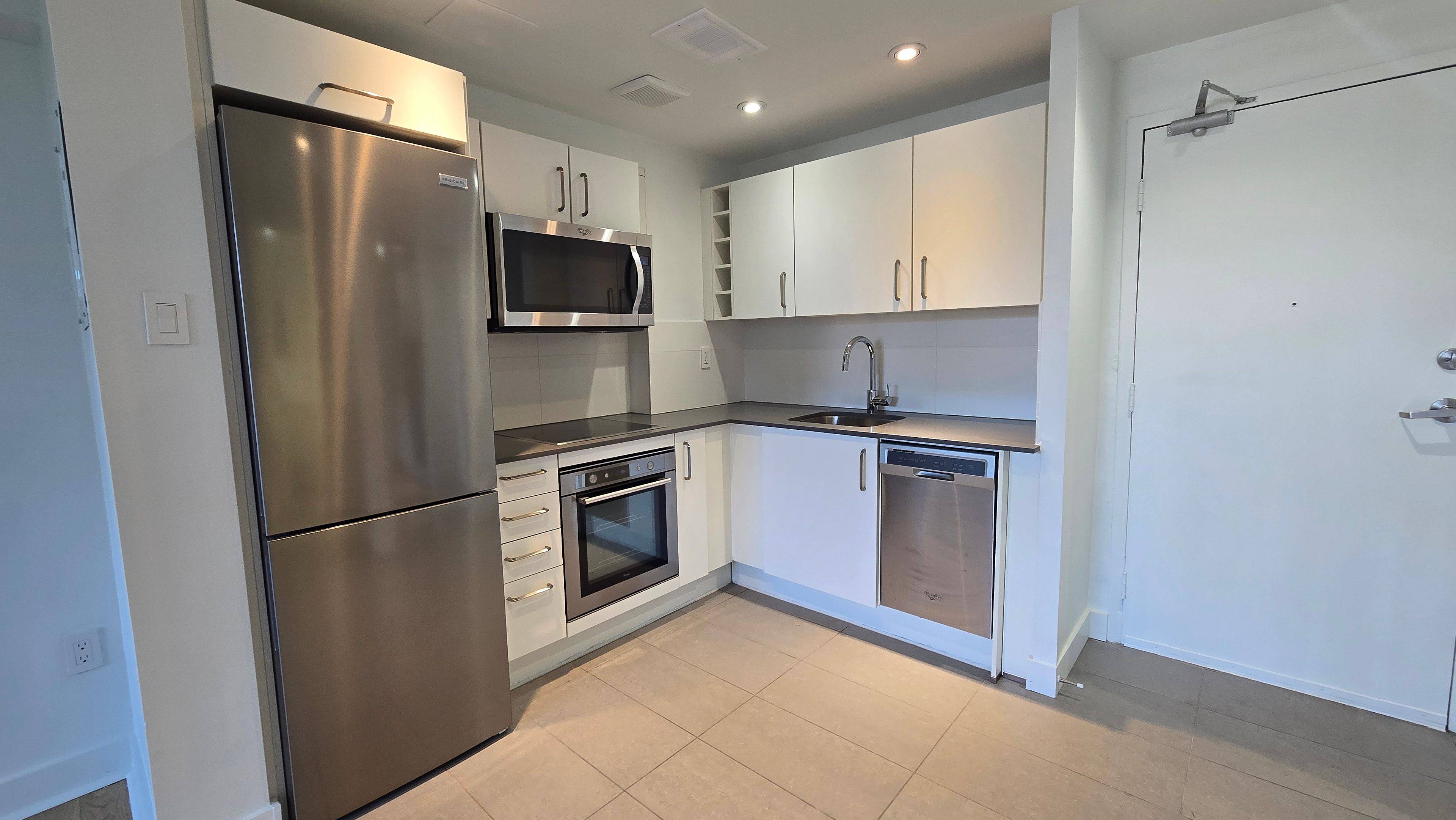 Toronto C08, ON M5A 2E2,230 Oak ST #309
