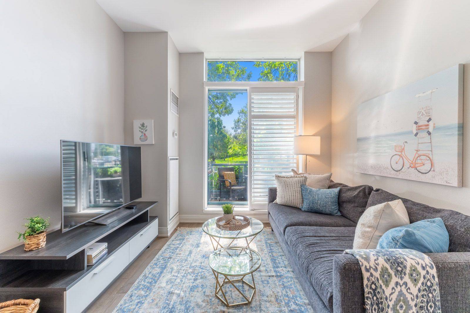 Toronto E02, ON M4L 6S9,1733 Queen ST E #106