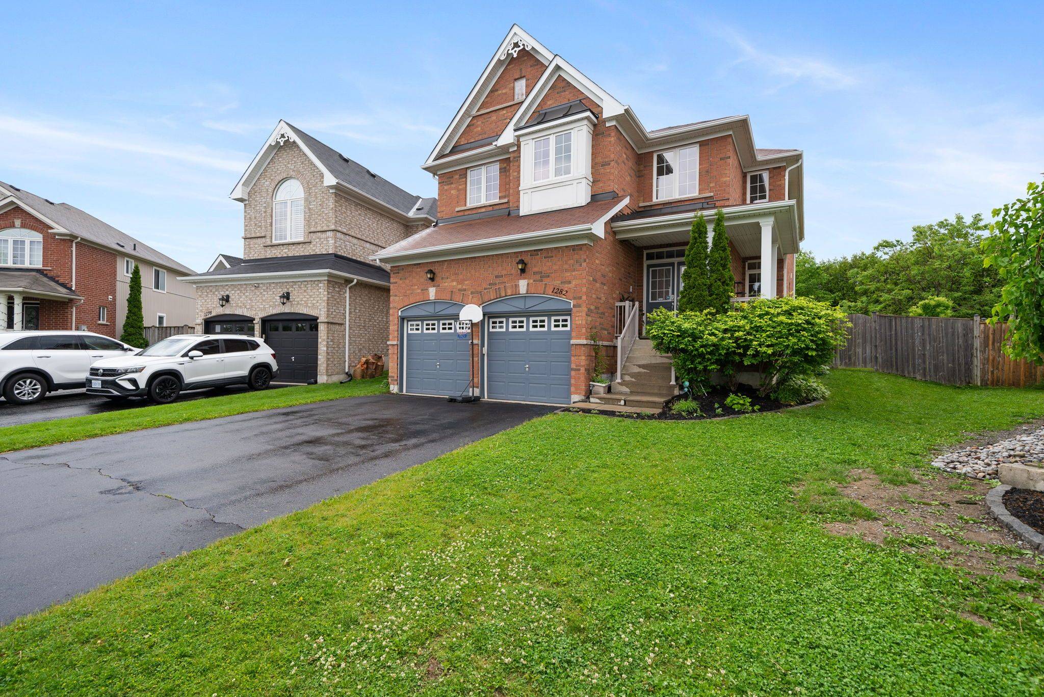 1282 Meath DR, Oshawa, ON L1K 0M7