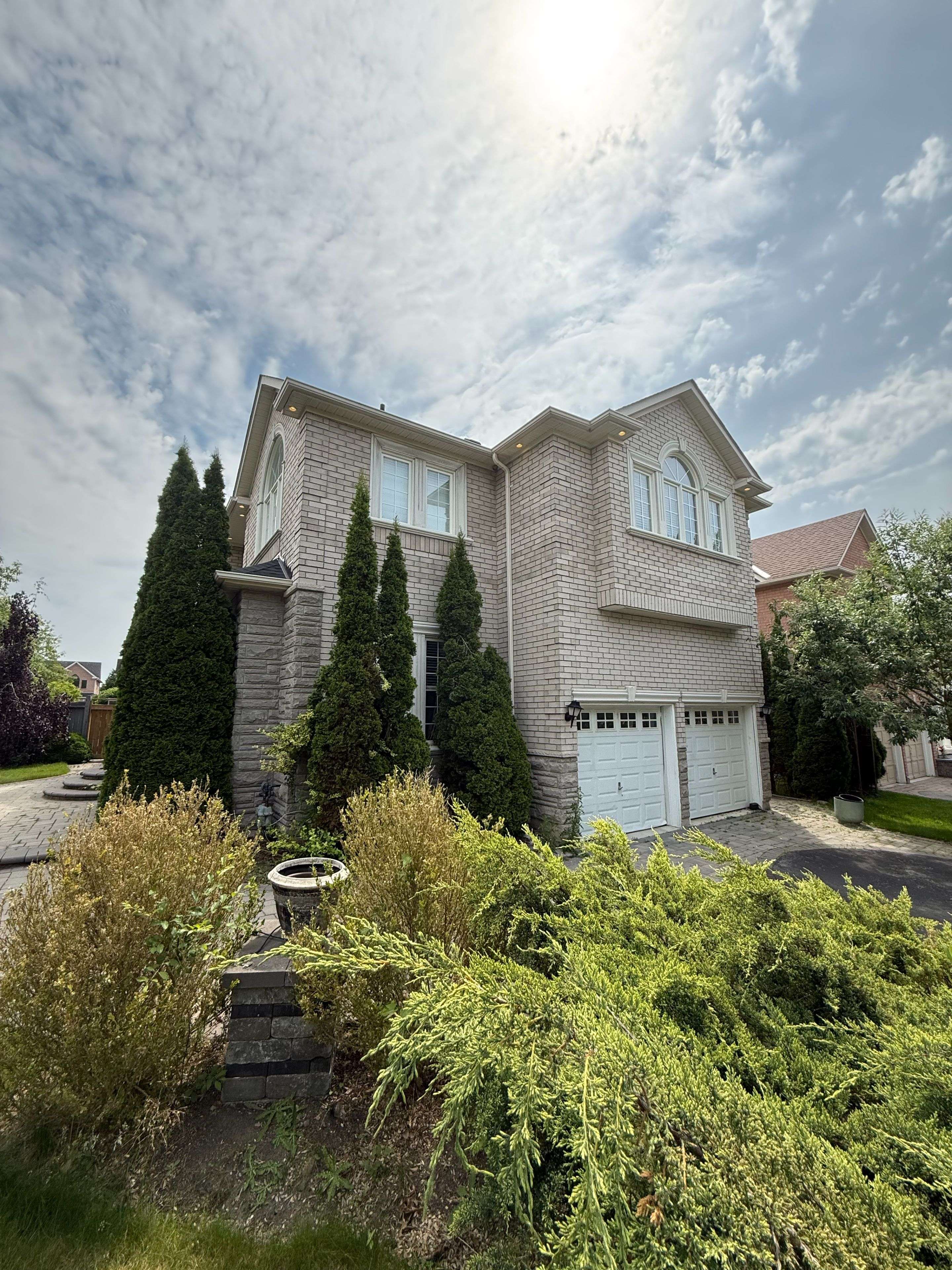 Whitby, ON L3R 3R5,176 Tormina BLVD