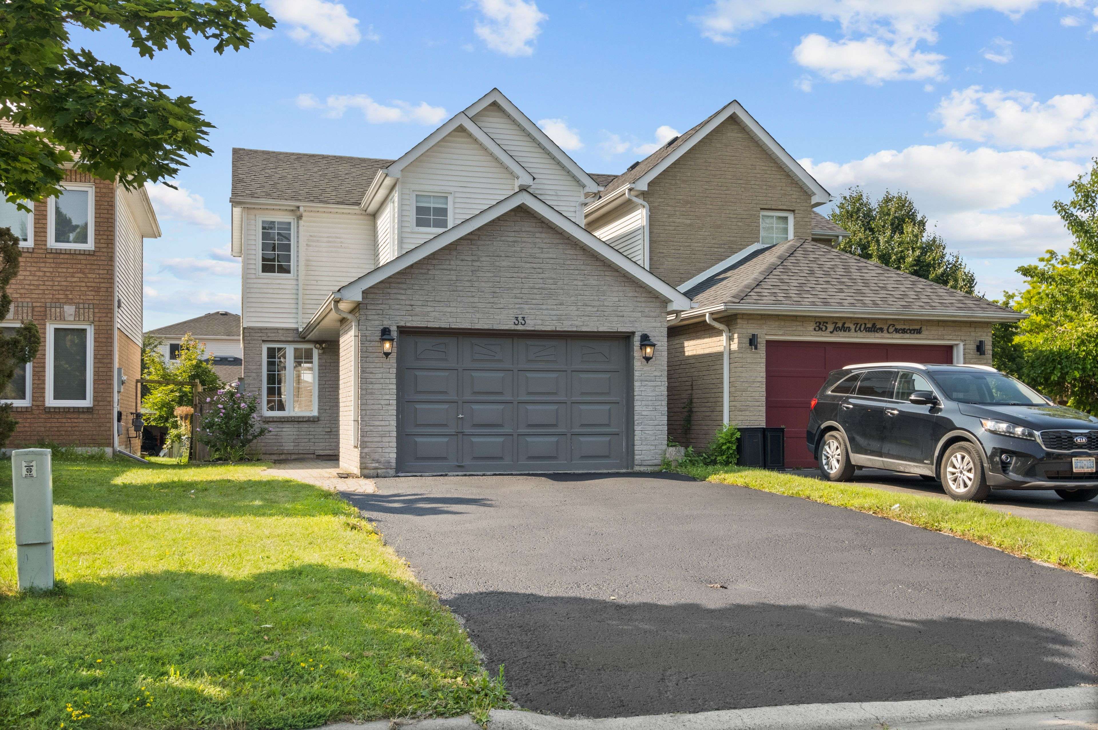 33 John Walter CRES, Clarington, ON L1E 2W6