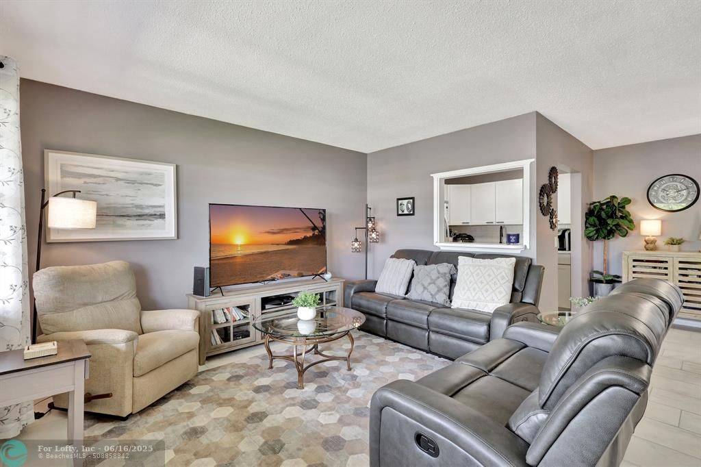 West Palm Beach, FL 33417,250 Dorchester K #250
