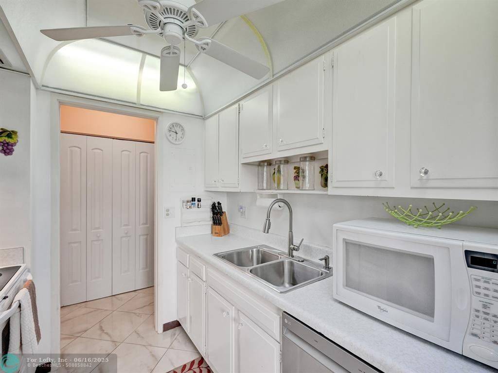 Boca Raton, FL 33431,2121 N Ocean Blvd  #1408W
