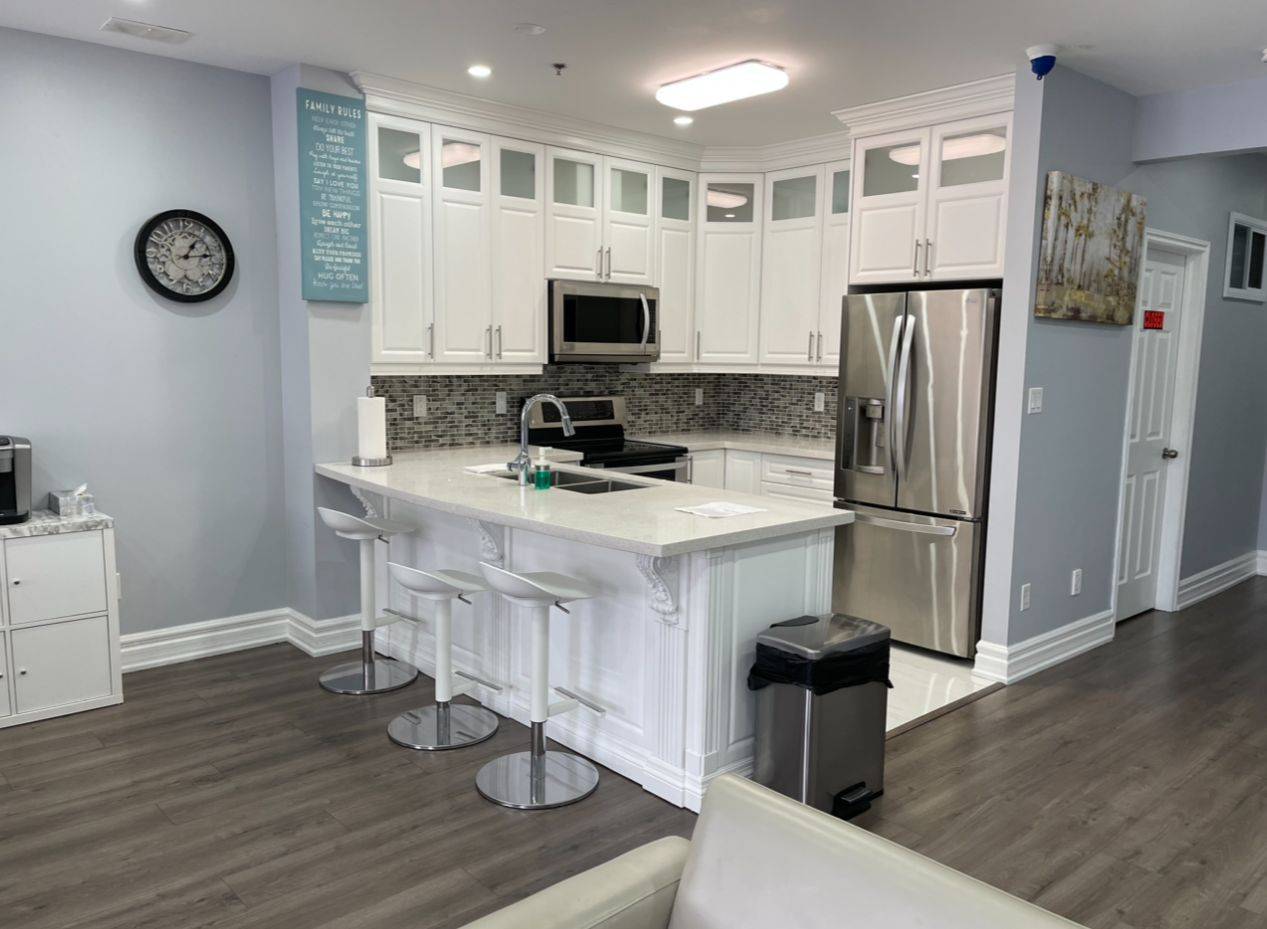 Vaughan, ON L6A 4H8,9441 Jane ST #216