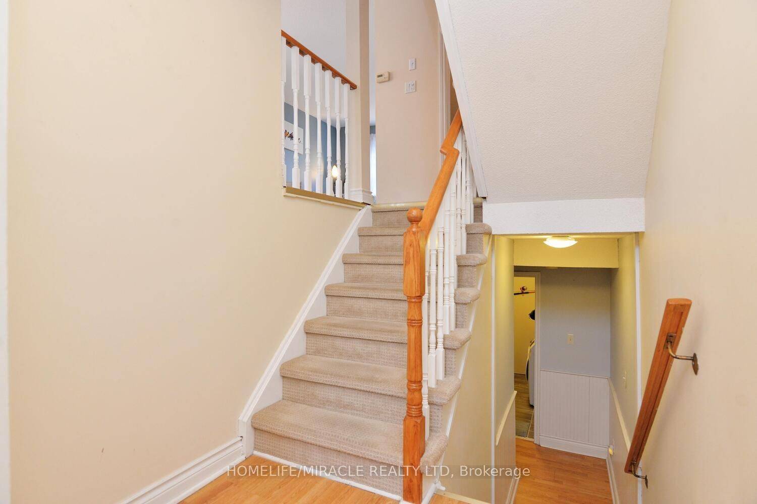 Newmarket, ON L3Y 8P7,51 Brandy Lane WAY #99