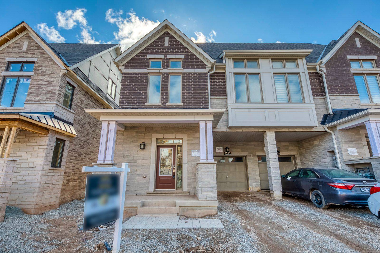 3262 Crystal DR, Oakville, ON L6M 4K1
