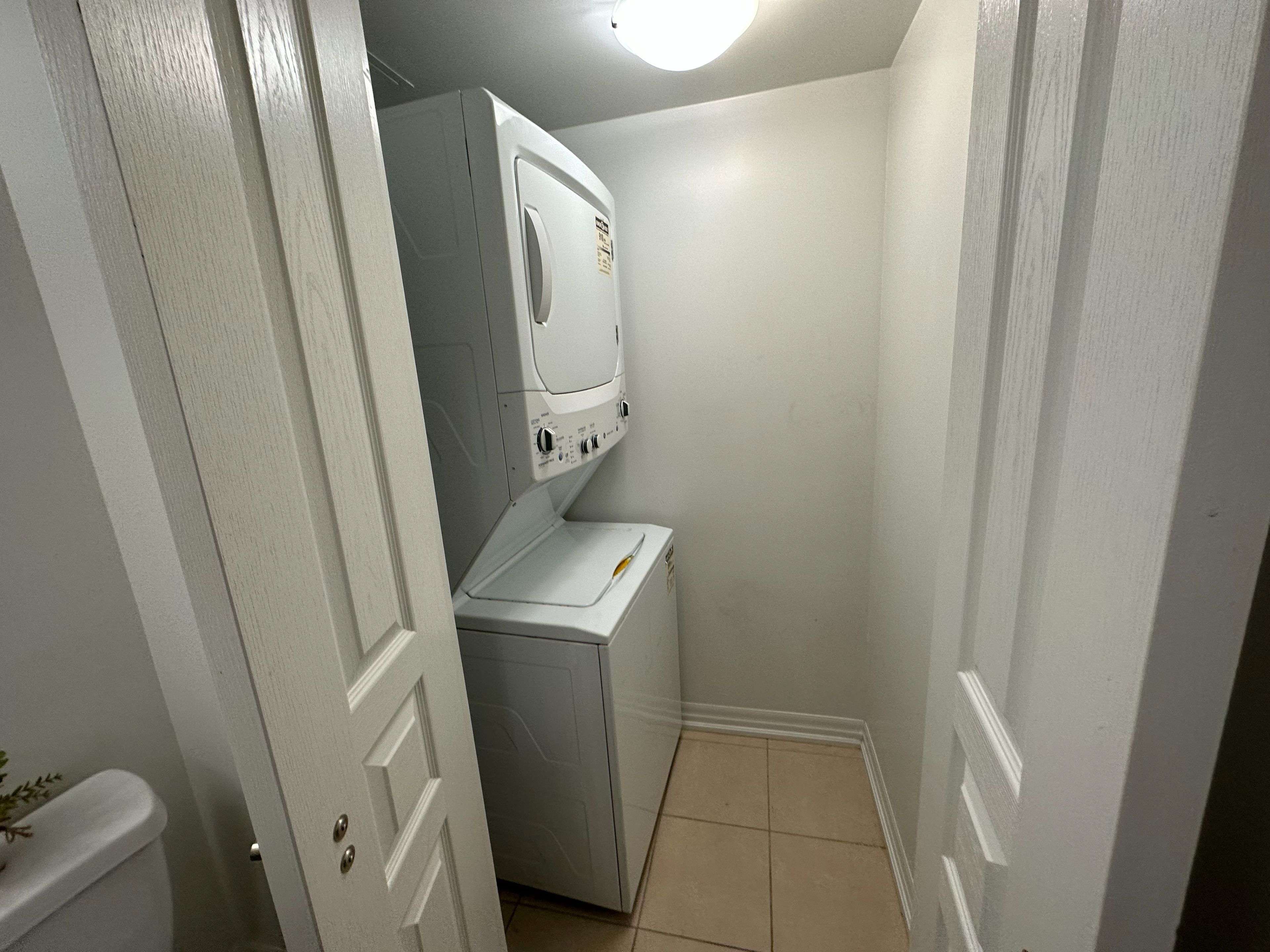 Burlington, ON L7L 0E4,1940 Ironstone DR #1603