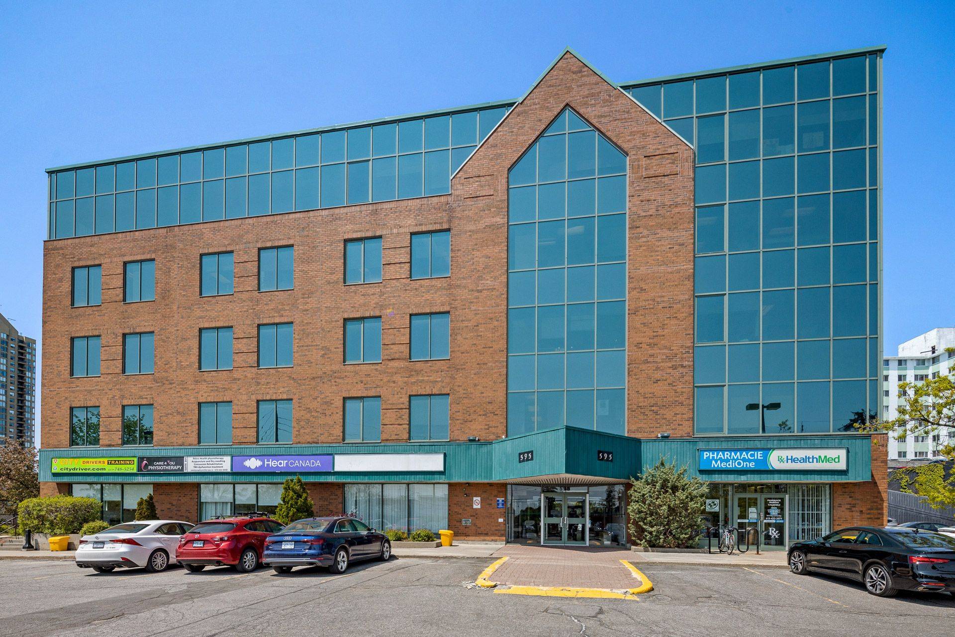 595 MONTREAL RD #404, Manor Park - Cardinal Glen And Area, ON K1K 4L2