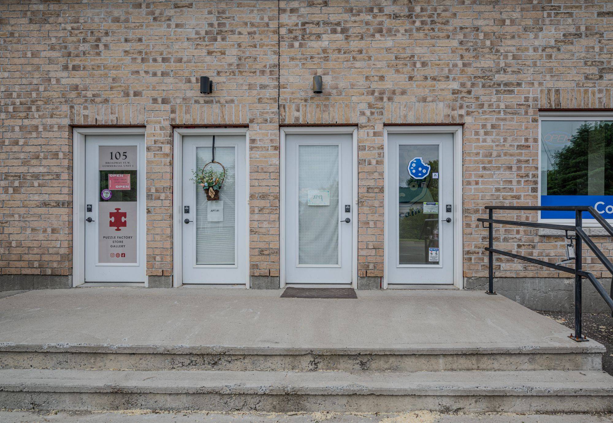 Merrickville-wolford, ON K0G 1N0,105 111 Broadway ST W #2