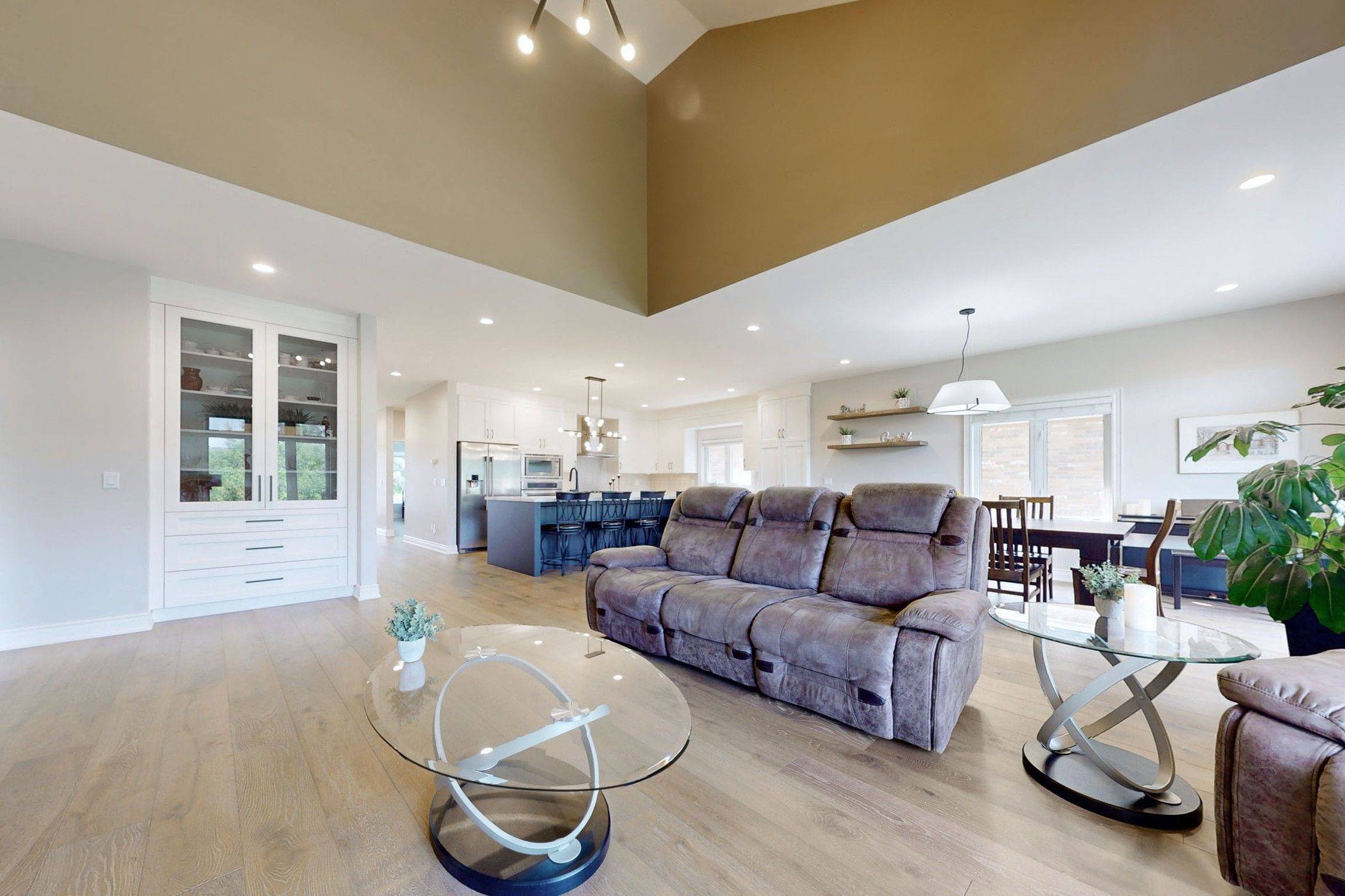 Mono, ON L9W 0B3,200 Kingfisher DR #87