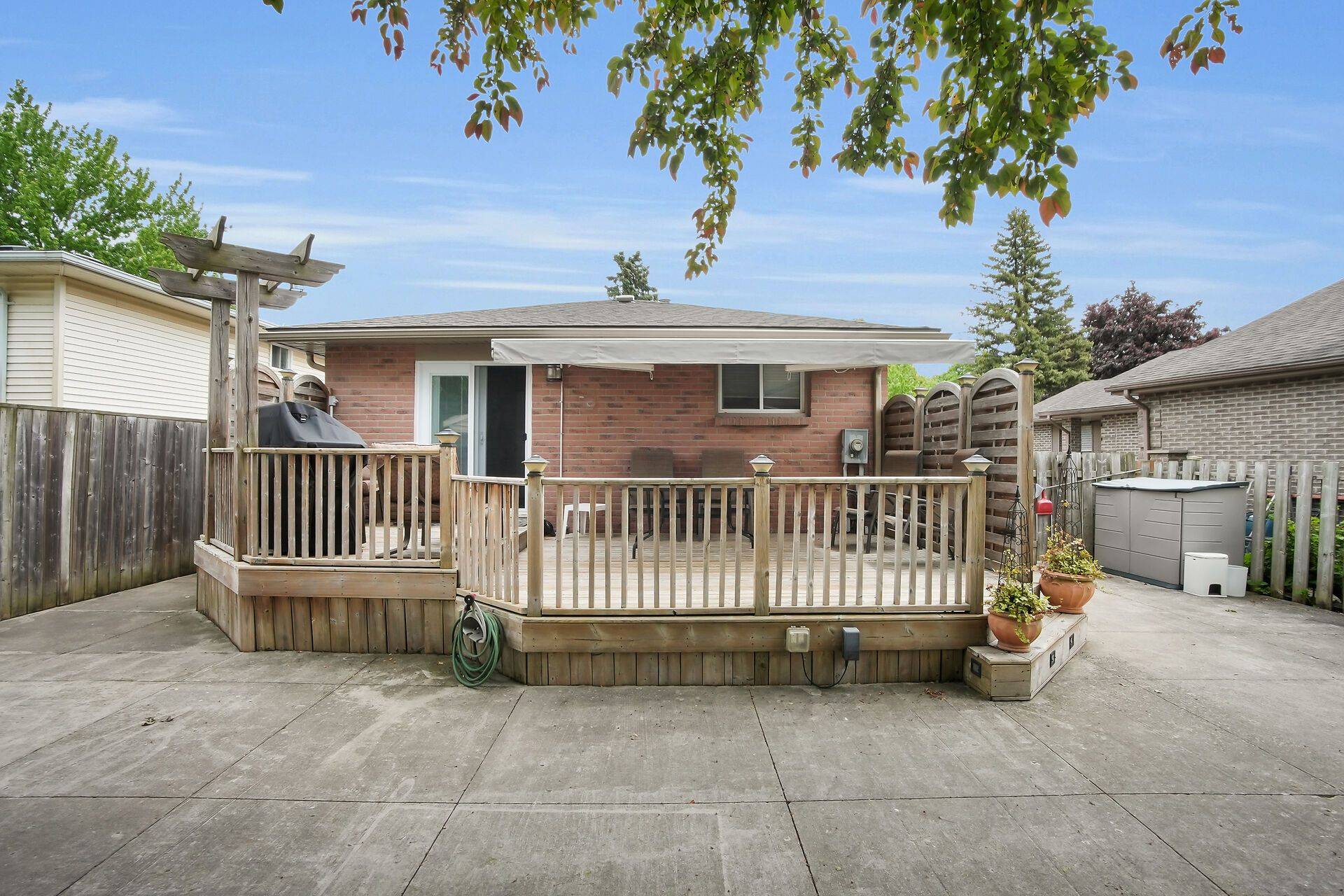 London South, ON N5Z 4J1,35 Edmunds CRES
